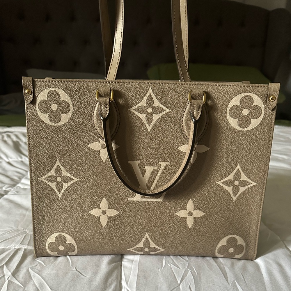 Louis Vuitton OnTheGo MM